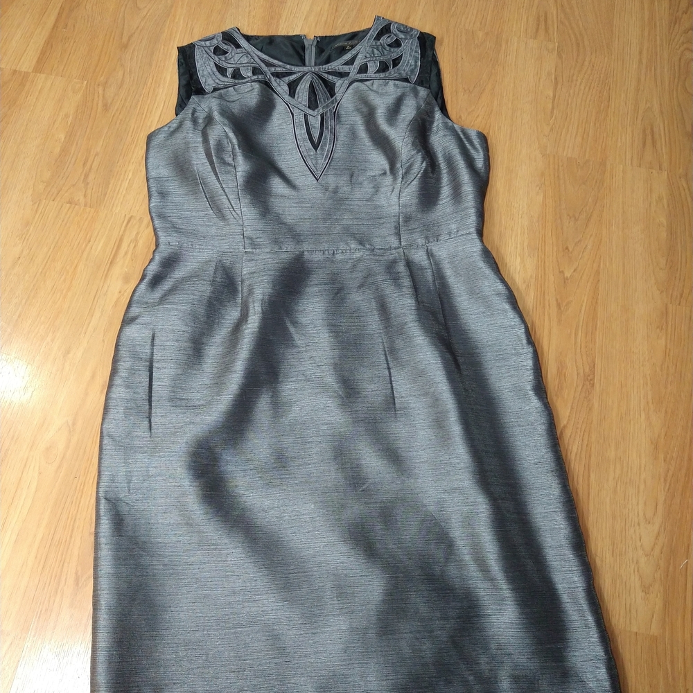 Preston & York Gray Midi Dress with Elegant Neckline